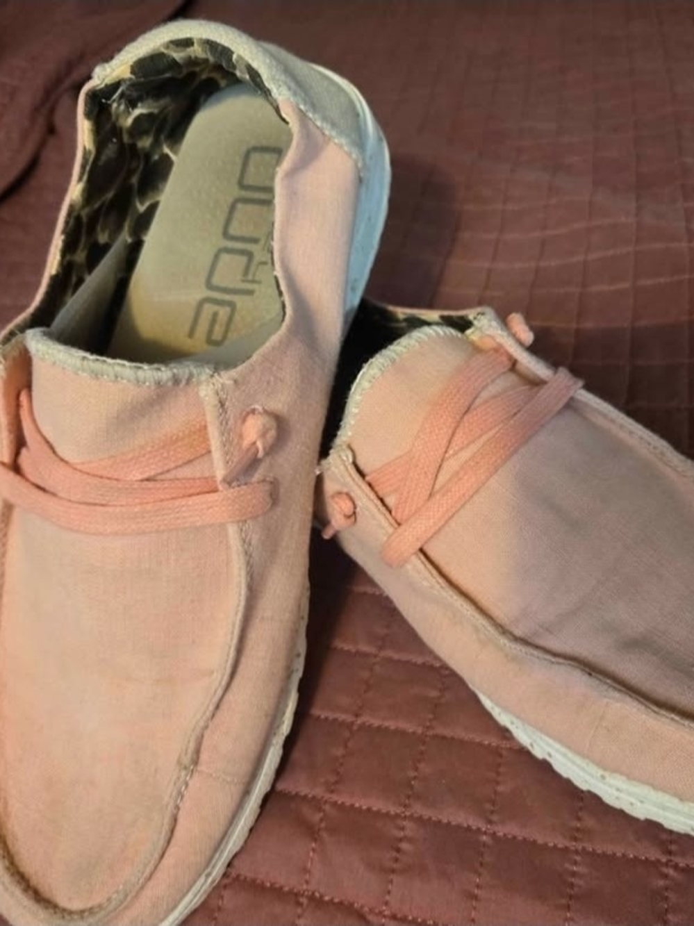 Hey Dudes Wendy Size 10 Guava